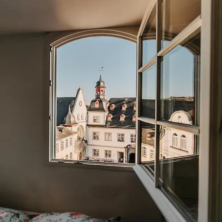 Modern Dream Location Apartment, Old Town شقة *