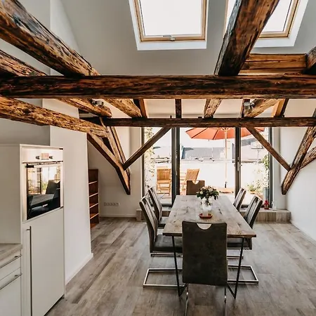 Modern Dream Location Apartment, Old Town Apartment