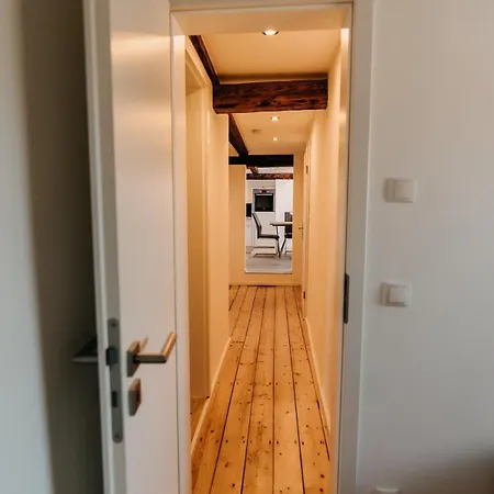 Modern Dream Location Apartment, Old Town Apartment